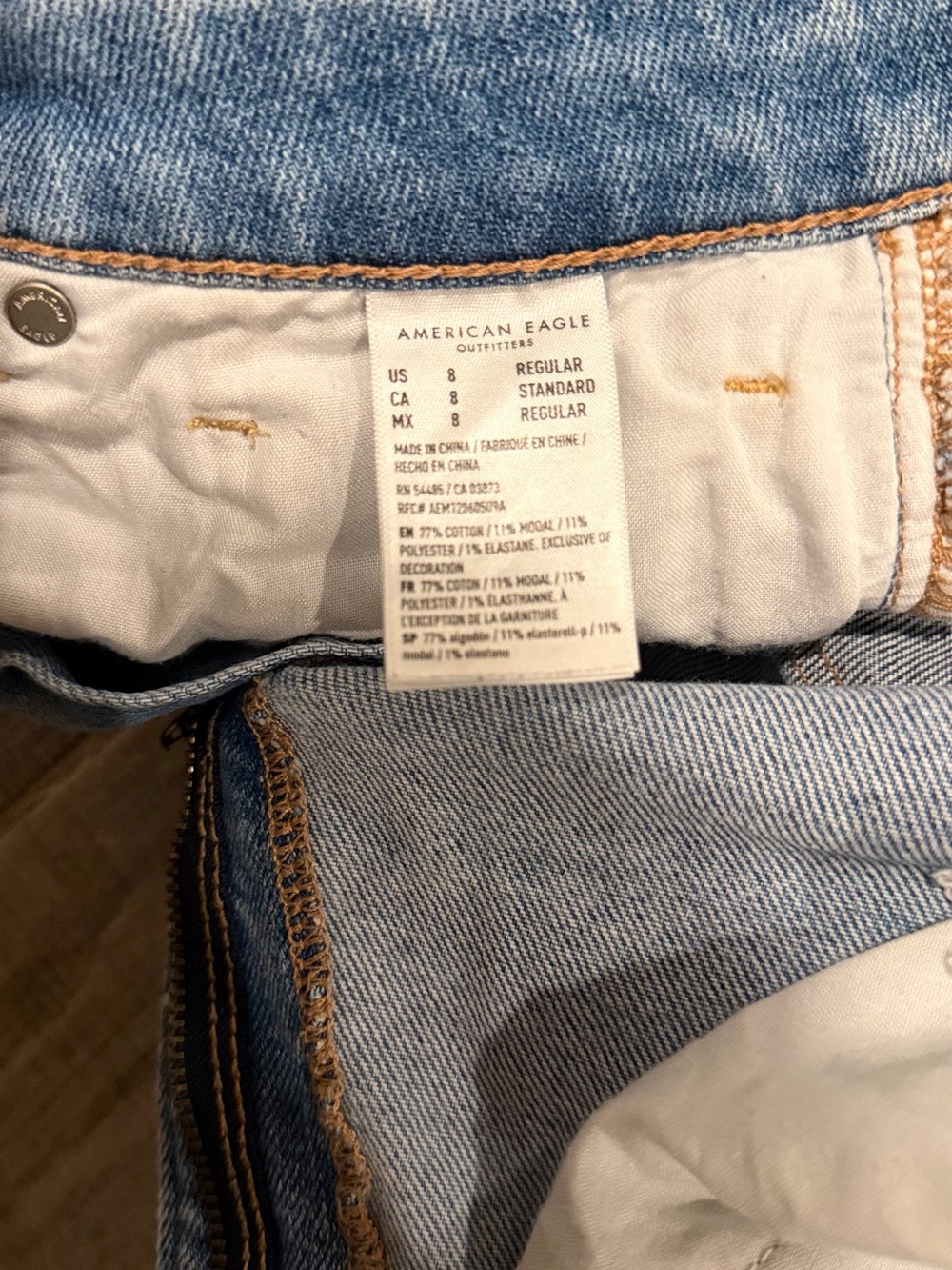 American Eagle Outfitters Light Blue Ripped Skinny Jeans - Picture 4 of 4